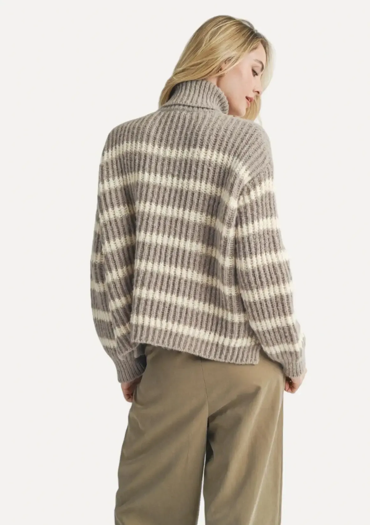 AKI Turtle Neck Striped Sweater - Moss Ivory