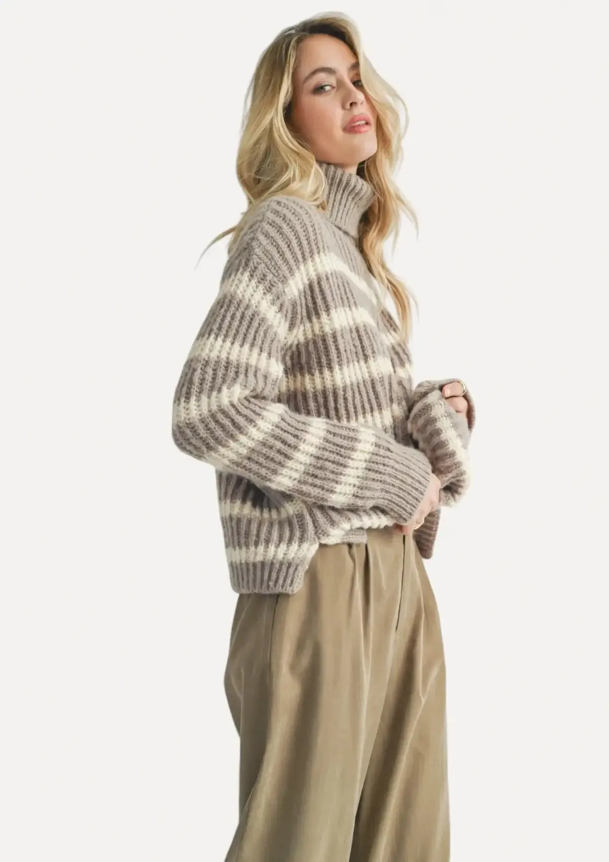 AKI Turtle Neck Striped Sweater - Moss Ivory
