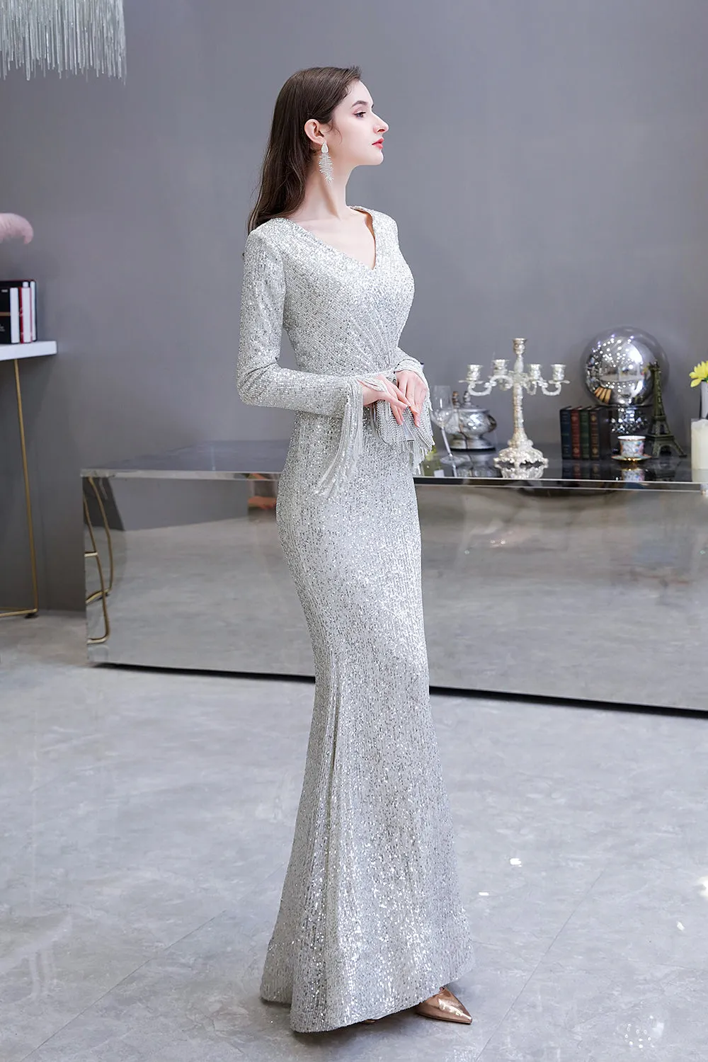 Gorgeous Sequins Long Sleeve V-Neck Mermaid Evening Gowns