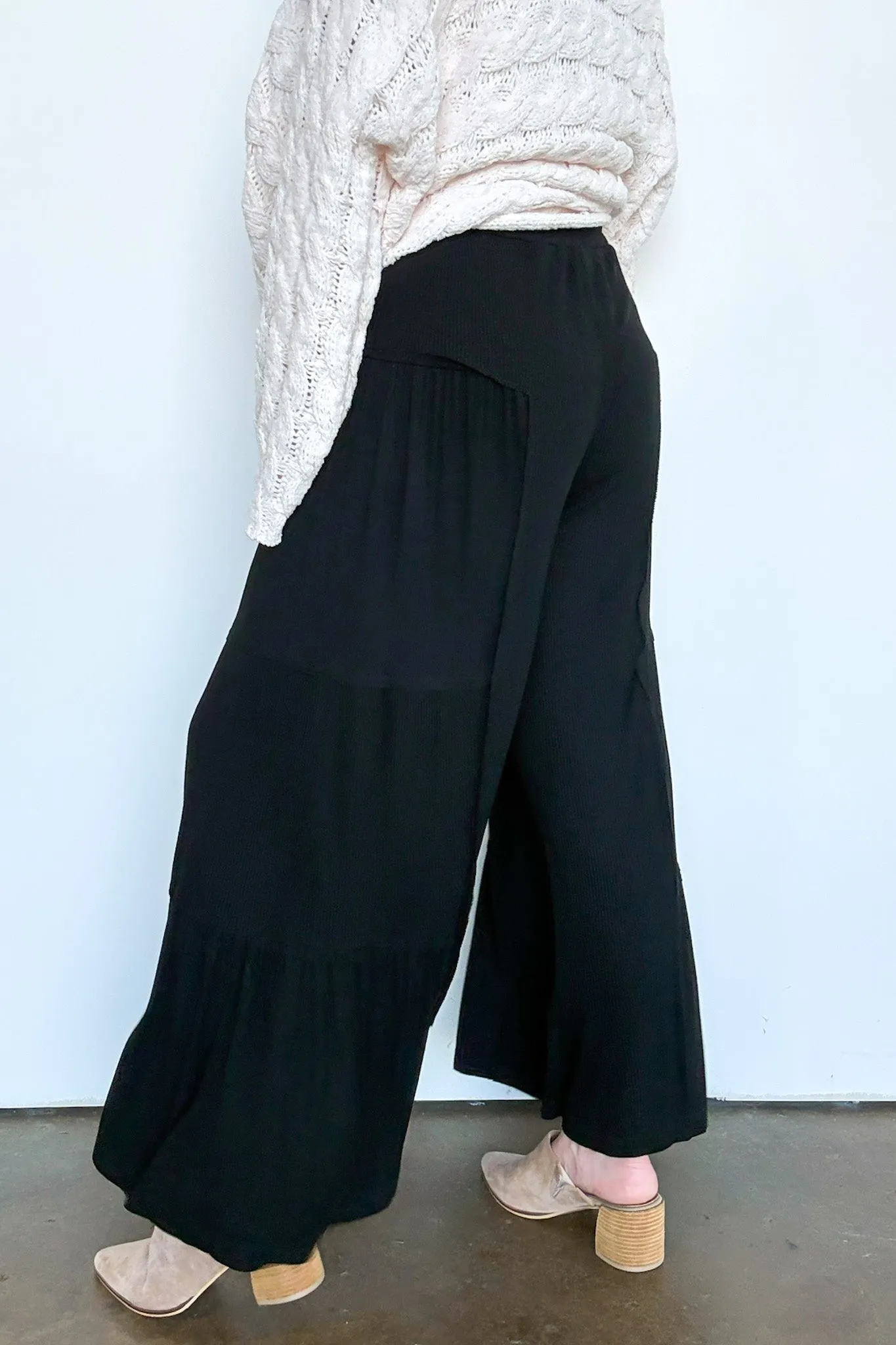 Naiara Ribbed Contrast Flowy Pants